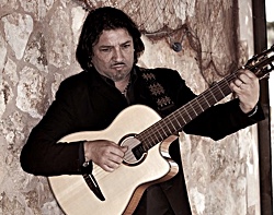 Flamenco Gitarrist Toni Cruz mit FRESH Party, Soul und Motown Band Mallorca im Hotel Cap Rocat