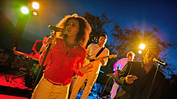 FRESH party, soul and motown live music band Majorca at hotel Can Simoneta en Camyamel for a wedding party